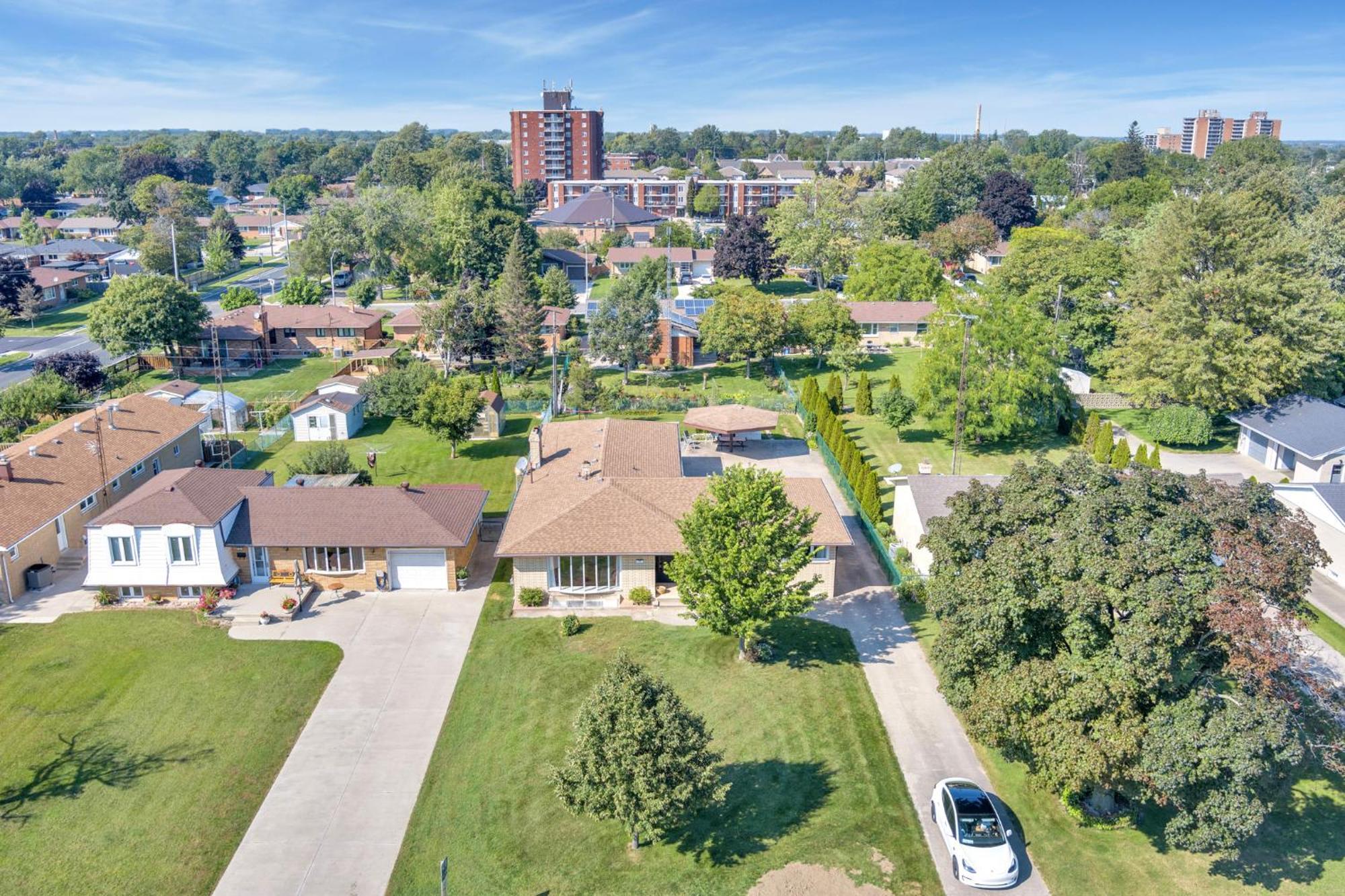 Park Bungalow #4 - Seacliff Beach Suites Leamington Exterior photo