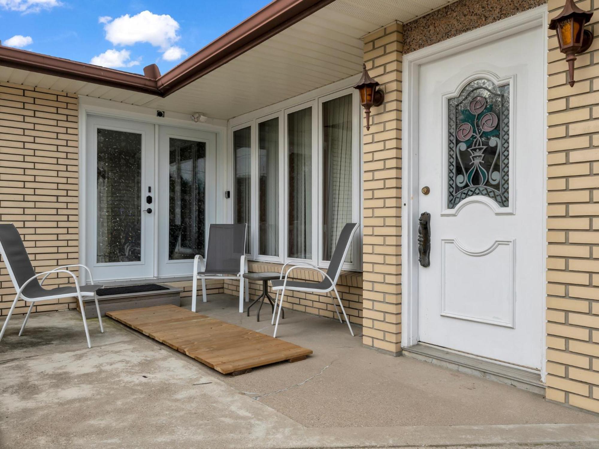 Park Bungalow #4 - Seacliff Beach Suites Leamington Exterior photo