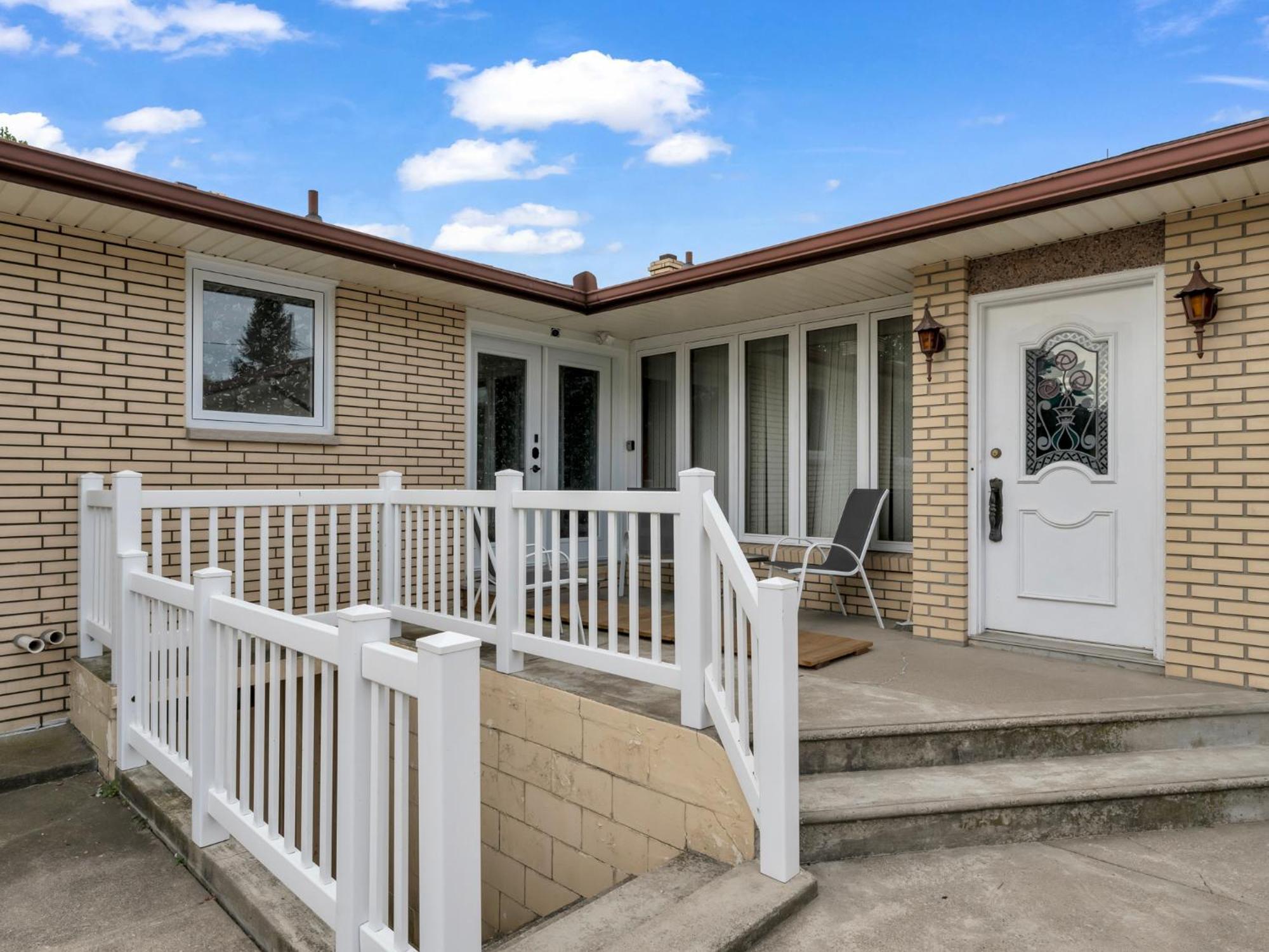 Park Bungalow #4 - Seacliff Beach Suites Leamington Exterior photo